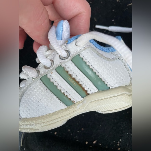 ✨4 FOR $15✨  Baby size 2 Adidas Sneakers - Picture 3 of 4